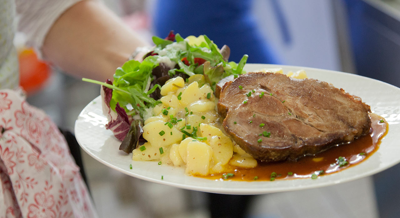 Gasthaus Vilstalsäge – Steak mit Kartoffelsalat